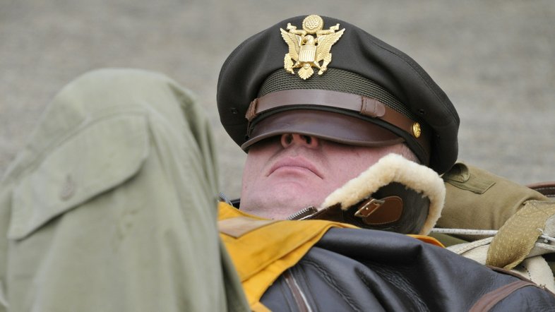 Militar dormindo